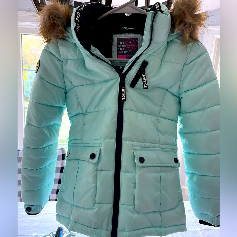 Girl’s size 6/7 winter coat. Justice brand